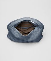 Bottega Veneta® Große Veneta aus Nappaleder Intrecciato Krim Bottega Veneta® Große Veneta aus Nappaleder Intrecciato Krim