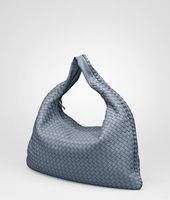 Bottega Veneta® Große Veneta aus Nappaleder Intrecciato Krim Bottega Veneta® Große Veneta aus Nappaleder Intrecciato Krim