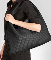 Bottega Veneta® Intrecciato Nappa Maxi Veneta Bottega Veneta® Intrecciato Nappa Maxi Veneta