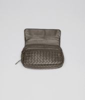 Bottega Veneta® Kleine Messenger-Tasche aus Nappaleder Intrecciato Bottega Veneta® Kleine Messenger-Tasche aus Nappaleder Intrecciato