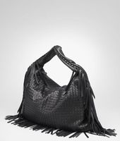 Bottega Veneta® Intrecciato Nappa Fringe Maxi Veneta Bottega Veneta® Intrecciato Nappa Fringe Maxi Veneta