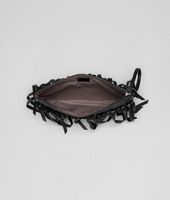 Bottega Veneta® Pochette aus Nappa Intrecciato mit Fransen Nero Bottega Veneta® Pochette aus Nappa Intrecciato mit Fransen Nero