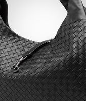 Bottega Veneta® Campana Tasche aus Nappaleder Intrecciato Nero Bottega Veneta® Campana Tasche aus Nappaleder Intrecciato Nero