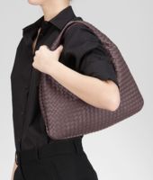 Bottega Veneta® Quetsche Intrecciato Nappa Veneta Bottega Veneta® Quetsche Intrecciato Nappa Veneta