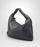 Bottega Veneta® Große Veneta aus Nappaleder Intrecciato Bottega Veneta® Große Veneta aus Nappaleder Intrecciato