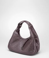Bottega Veneta® Campana Tasche aus Nappaleder Intrecciato Quetsche Bottega Veneta® Campana Tasche aus Nappaleder Intrecciato Quetsche