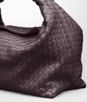 Bottega Veneta® Sloane Tasche aus leichtem Kalbsleder Intrecciato Quetsche Bottega Veneta® Sloane Tasche aus leichtem Kalbsleder Intrecciato Quetsche