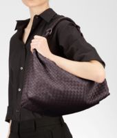 Bottega Veneta® Sloane Tasche aus leichtem Kalbsleder Intrecciato Quetsche Bottega Veneta® Sloane Tasche aus leichtem Kalbsleder Intrecciato Quetsche