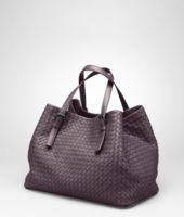 Bottega Veneta® Shopper aus Nappaleder Intrecciato Quetsche Bottega Veneta® Shopper aus Nappaleder Intrecciato Quetsche