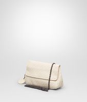 Bottega Veneta® Kleine Messenger-Tasche mit Intrecciomirage Antique Bottega Veneta® Kleine Messenger-Tasche mit Intrecciomirage Antique