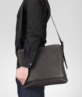 Bottega Veneta® Messenger Tasche aus leichtem Kalbsleder Moro Bottega Veneta® Messenger Tasche aus leichtem Kalbsleder Moro