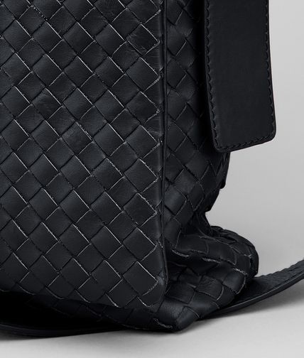 BOTTEGA VENETA - Intrecciato Light Calf Cross Body Messenger