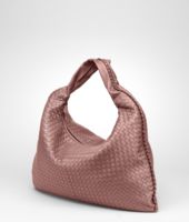 Bottega Veneta® Maxi Veneta aus Nappaleder Intrecciato Watteau Bottega Veneta® Maxi Veneta aus Nappaleder Intrecciato Watteau
