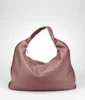 Bottega Veneta® Maxi Veneta aus Nappaleder Intrecciato Watteau Bottega Veneta® Maxi Veneta aus Nappaleder Intrecciato Watteau