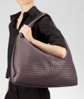 Bottega Veneta® Quetsche Intrecciato Nappa Maxi Veneta Bottega Veneta® Quetsche Intrecciato Nappa Maxi Veneta