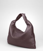 Bottega Veneta® Quetsche Intrecciato Nappa Maxi Veneta Bottega Veneta® Quetsche Intrecciato Nappa Maxi Veneta