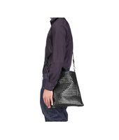 Bottega Veneta® Cross Body Bag aus VN-Leder Intrecciato Nero Bottega Veneta® Cross Body Bag aus VN-Leder Intrecciato Nero