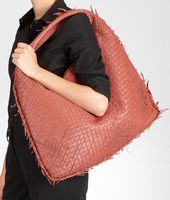 Bottega Veneta® Intrecciato Profondo Maxi Veneta Bottega Veneta® Intrecciato Profondo Maxi Veneta