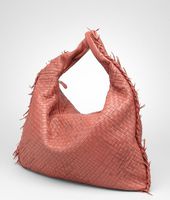 Bottega Veneta® Intrecciato Profondo Maxi Veneta Bottega Veneta® Intrecciato Profondo Maxi Veneta