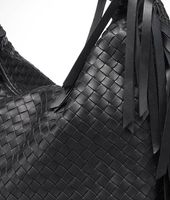 Bottega Veneta® Nero Intrecciato Nappa Fringe Maxi Veneta Bottega Veneta® Nero Intrecciato Nappa Fringe Maxi Veneta