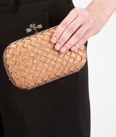 Bottega Veneta® Knot mit Fransen aus Ayers Intrecciato Poussin Bottega Veneta® Knot mit Fransen aus Ayers Intrecciato Poussin