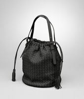 Bottega Veneta® Tasche aus Nappaleder Intrecciato Nero Bottega Veneta® Tasche aus Nappaleder Intrecciato Nero