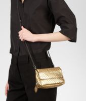 Bottega Veneta® Messenger Mini Tasche Intrecciomirage Intarsio Gold Bottega Veneta® Messenger Mini Tasche Intrecciomirage Intarsio Gold