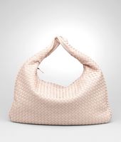 Bottega Veneta® Große Veneta aus Nappaleder Intrecciato Petale Bottega Veneta® Große Veneta aus Nappaleder Intrecciato Petale