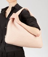 Bottega Veneta® Petale Intrecciato Nappa Veneta Bottega Veneta® Petale Intrecciato Nappa Veneta