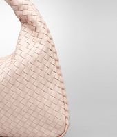 Bottega Veneta® Petale Intrecciato Nappa Veneta Bottega Veneta® Petale Intrecciato Nappa Veneta