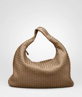 Bottega Veneta® Große Veneta aus Nappaleder Intrecciato Bronze Bottega Veneta® Große Veneta aus Nappaleder Intrecciato Bronze