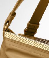 Bottega Veneta® Tasche aus gewachstem Leder, Gold und Metall Bottega Veneta® Tasche aus gewachstem Leder, Gold und Metall