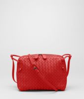 Bottega Veneta® Umhängetasche aus Nappaleder Intrecciato in New Red Bottega Veneta® Umhängetasche aus Nappaleder Intrecciato in New Red