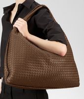 Bottega Veneta® Junior Intrecciato Nappa Maxi Veneta Bottega Veneta® Junior Intrecciato Nappa Maxi Veneta