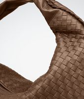 Bottega Veneta® Junior Intrecciato Nappa Maxi Veneta Bottega Veneta® Junior Intrecciato Nappa Maxi Veneta