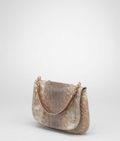 Bottega Veneta® Tasche aus Ayers, Karung und Rochenleder Bronze Bottega Veneta® Tasche aus Ayers, Karung und Rochenleder Bronze