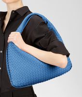Bottega Veneta® Électrique Intrecciato Nappa Large Veneta Bottega Veneta® Électrique Intrecciato Nappa Large Veneta