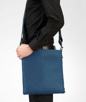 Bottega Veneta® Électrique Intrecciato VN Cross Body Messenger Bottega Veneta® Électrique Intrecciato VN Cross Body Messenger