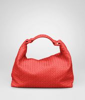 Bottega Veneta® Sloane Tasche aus leichtem Kalbsleder Intrecciato New Red Bottega Veneta® Sloane Tasche aus leichtem Kalbsleder Intrecciato New Red