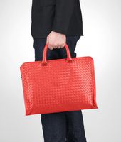 Bottega Veneta® Aktentasche aus leichtem Kalbsleder Intrecciato New Red Bottega Veneta® Aktentasche aus leichtem Kalbsleder Intrecciato New Red
