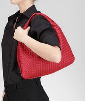 Bottega Veneta® Fraise Intrecciato Nappa Veneta Bottega Veneta® Fraise Intrecciato Nappa Veneta