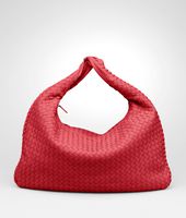 Bottega Veneta® Fraise Intrecciato Nappa Large Veneta Bottega Veneta® Fraise Intrecciato Nappa Large Veneta