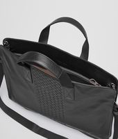 Bottega Veneta® Aktentasche aus leichtem Kalbsleder Intrecciato Nero Bottega Veneta® Aktentasche aus leichtem Kalbsleder Intrecciato Nero