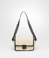 Bottega Veneta® Tasche aus Nappaleder Glass Intrecciato Pearl Bottega Veneta® Tasche aus Nappaleder Glass Intrecciato Pearl