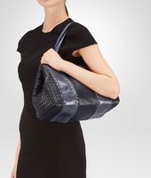 Bottega Veneta® Shopper aus Ayers und Nappaleder Intrecciato Tourmaline Bottega Veneta® Shopper aus Ayers und Nappaleder Intrecciato Tourmaline