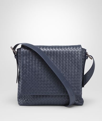 BOTTEGA VENETA - Messenger Umhängetasche aus leichtem Kalbsleder Intrecciato Prusse