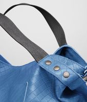 Bottega Veneta® Électrique Intrecciomirage Lavé Cross Body Messenger Bottega Veneta® Électrique Intrecciomirage Lavé Cross Body Messenger