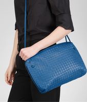 Bottega Veneta® Électrique Intrecciato Nappa Messenger Bottega Veneta® Électrique Intrecciato Nappa Messenger
