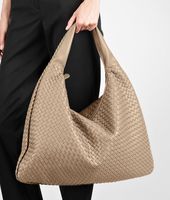 Bottega Veneta® Maxi Veneta aus Nappaleder Intrecciato Walnut Bottega Veneta® Maxi Veneta aus Nappaleder Intrecciato Walnut