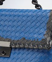 Bottega Veneta® Tasche aus Nappaleder Glass Intrecciato Électrique Bottega Veneta® Tasche aus Nappaleder Glass Intrecciato Électrique